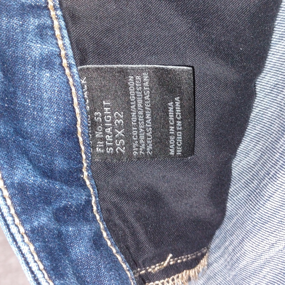Buckle Jeans - Picture 3 of 5